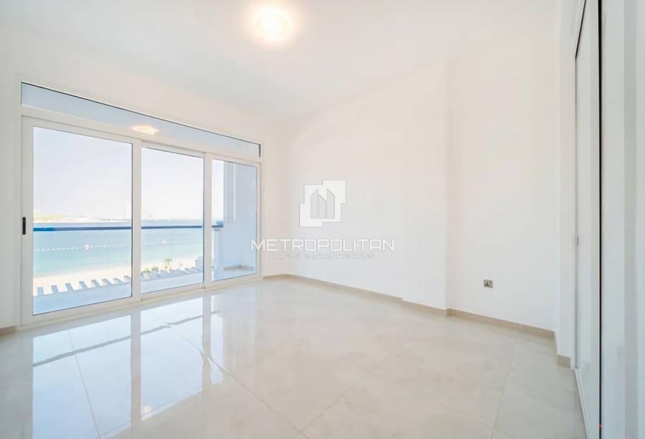 Luxury | Sea View | Vacant | Private Beach Access photo 4