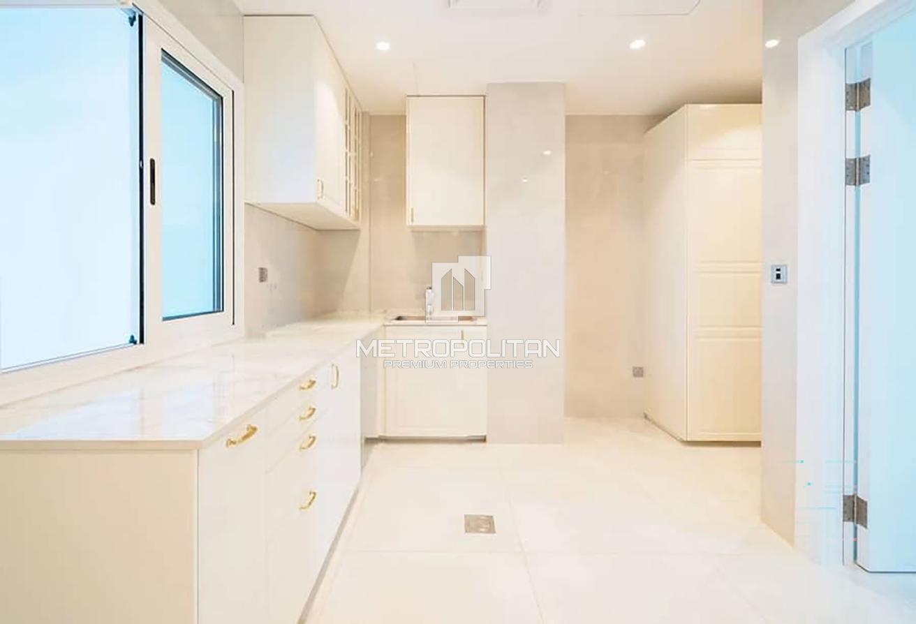 Luxury | Sea View | Vacant | Private Beach Access photo 6