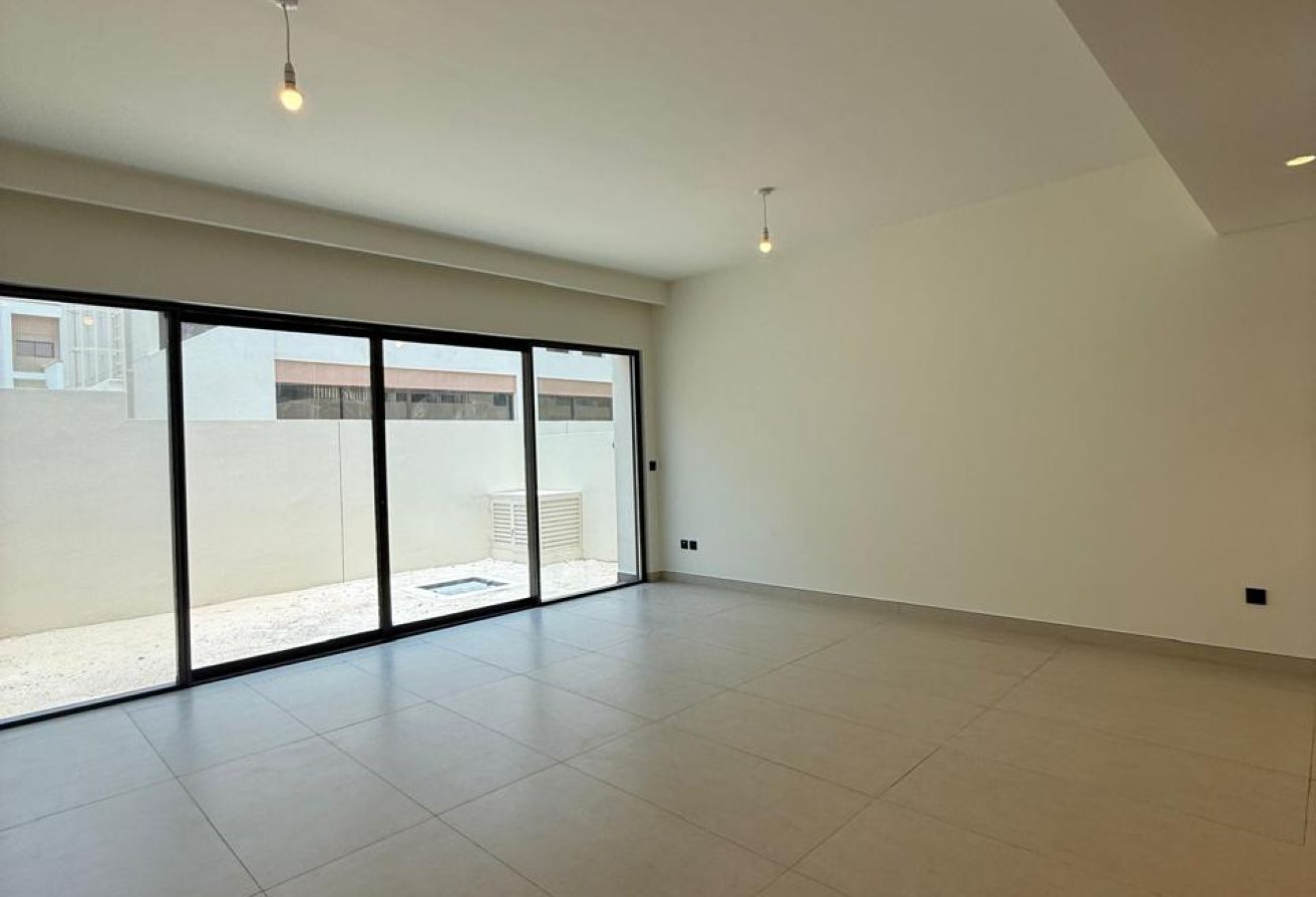 5 bedroom townhouse in Costa Brava 1, Damac Lagoons: 5