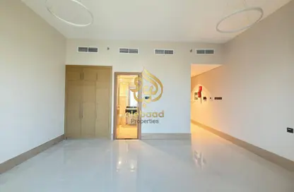 Apartment - 1 Bathroom for rent in Liwan 2 - Dubai
