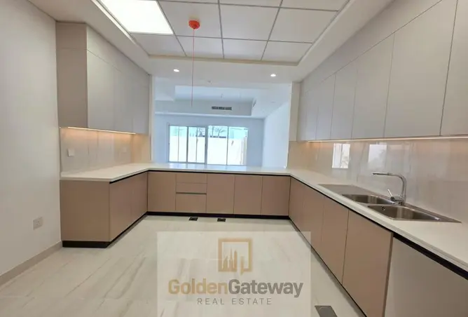 83668757 - Property Image 3