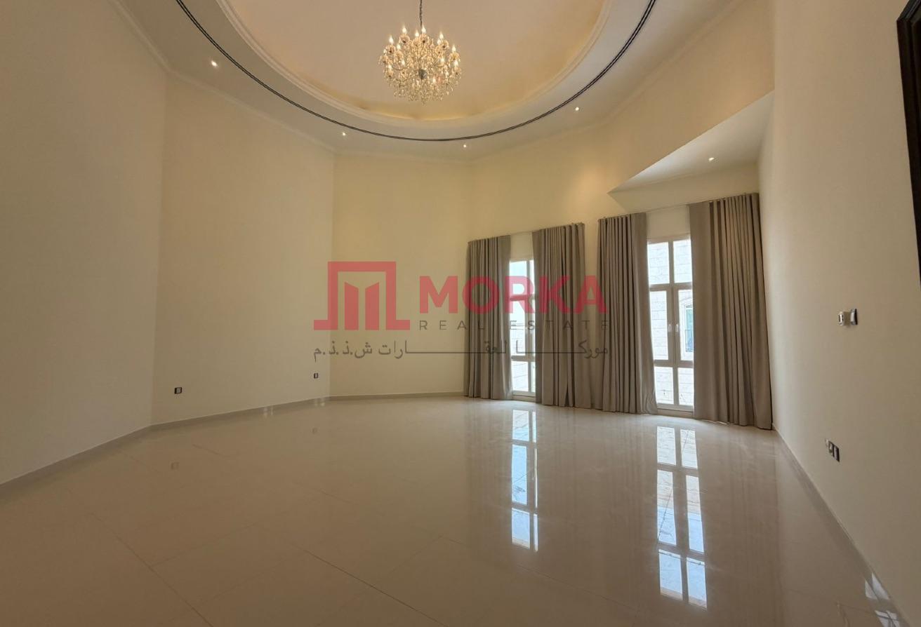 Classic Lifestyle |Luxury |Prime Location photo 4