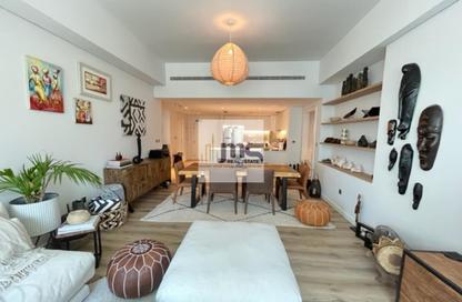 Apartment - 2 Bedrooms - 3 Bathrooms for sale in Marina Residences 6 - Marina Residences - Palm Jumeirah - Dubai