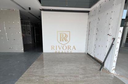 Shop - Studio - 2 for rent in Infinity Building - Sheikh Zayed Road - Dubai