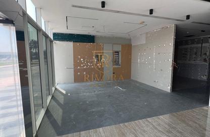 Shop - Studio - 2 for rent in Infinity Building - Sheikh Zayed Road - Dubai