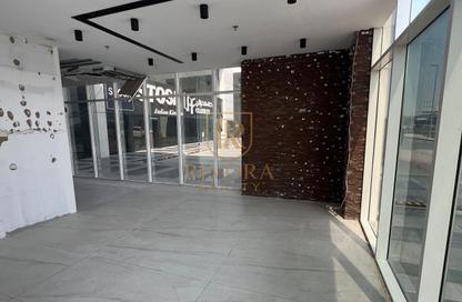 Shop - Studio - 2 for rent in Infinity Building - Sheikh Zayed Road - Dubai