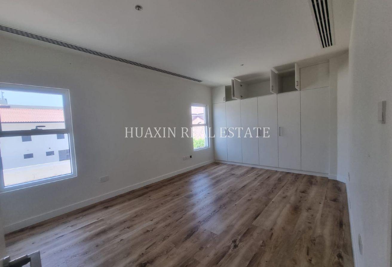 Fully Renovated|Shared Pool & Gym |Beautiful Villa photo 13