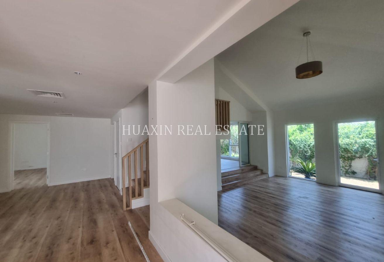 Fully Renovated|Shared Pool & Gym |Beautiful Villa photo 3