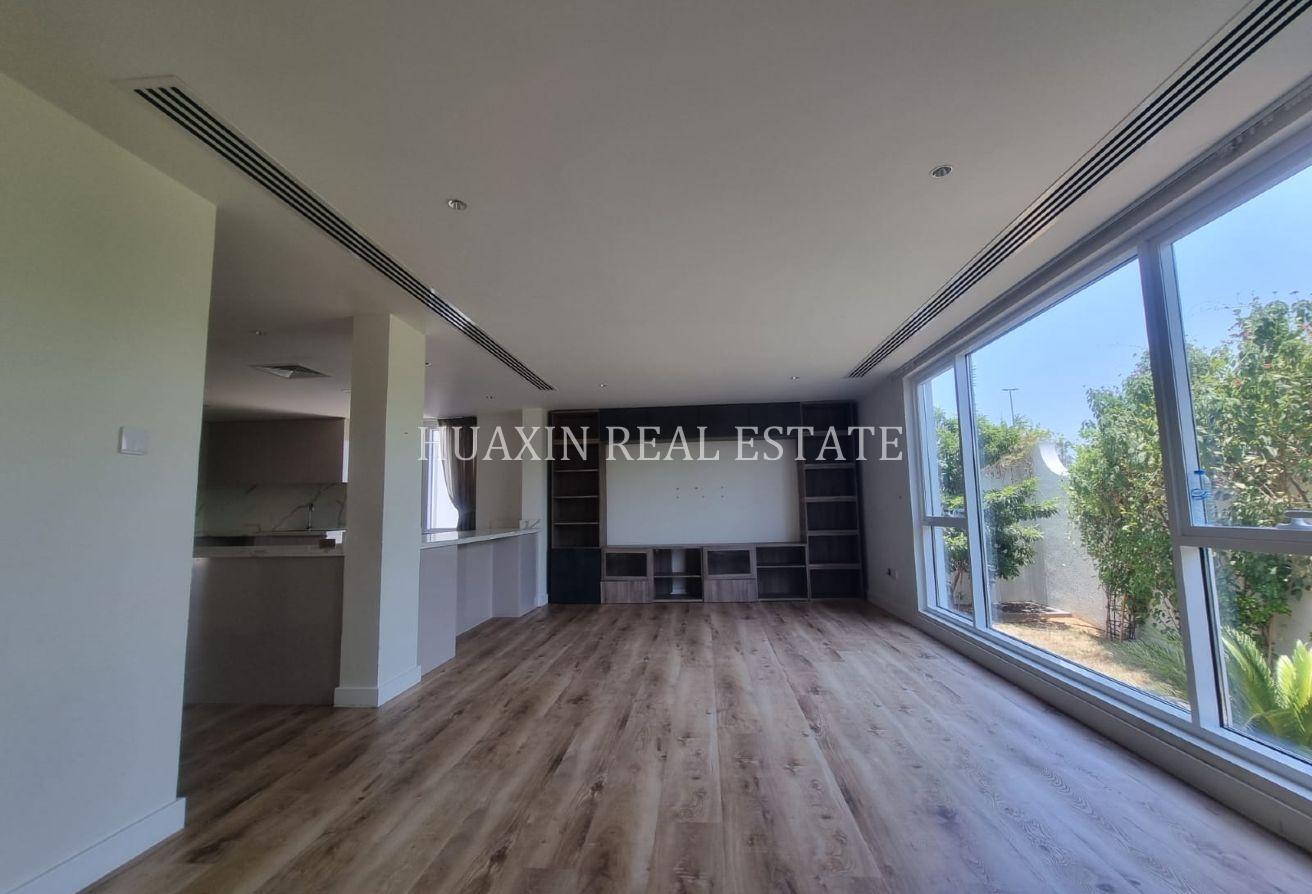 Fully Renovated|Shared Pool & Gym |Beautiful Villa photo 9