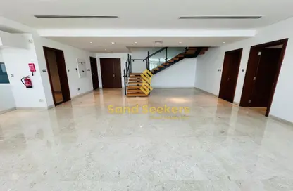Townhouse - 4 Bedrooms - 6 Bathrooms for rent in Waterfront Residential Towers - Tourist Club Area - Abu Dhabi