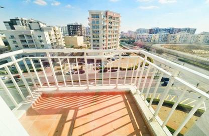 Apartment - 3 Bedrooms - 4 Bathrooms for sale in Mazaya 13 - Queue Point - Liwan - Dubai Land - Dubai