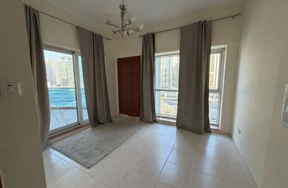 Apartment - 1 Bedroom - 2 Bathrooms for rent in Cascades Tower - Dubai Marina - Dubai Apartment - 1 Bedroom - 2 Bathrooms for rent in Cascades Tower - Dubai Marina - Dubai