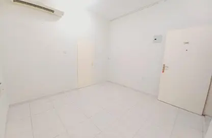 Apartment - Studio - 1 Bathroom for rent in Fire Station Road - Muwaileh - Sharjah