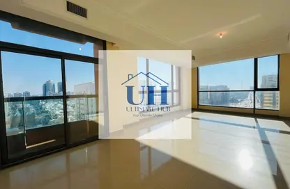 شقة - 3 غرف نوم - 4 حمامات للايجار في شارع الفلاح - وسط المدينة - أبوظبي