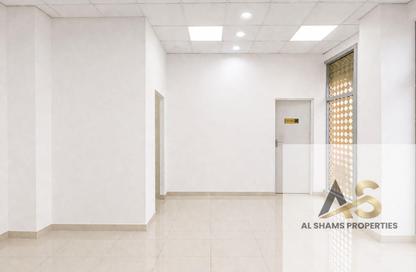 Shop - Studio - 1 Bathroom for rent in Al Fahidi - Bur Dubai - Dubai Shop - Studio - 1 Bathroom for rent in Al Fahidi - Bur Dubai - Dubai
