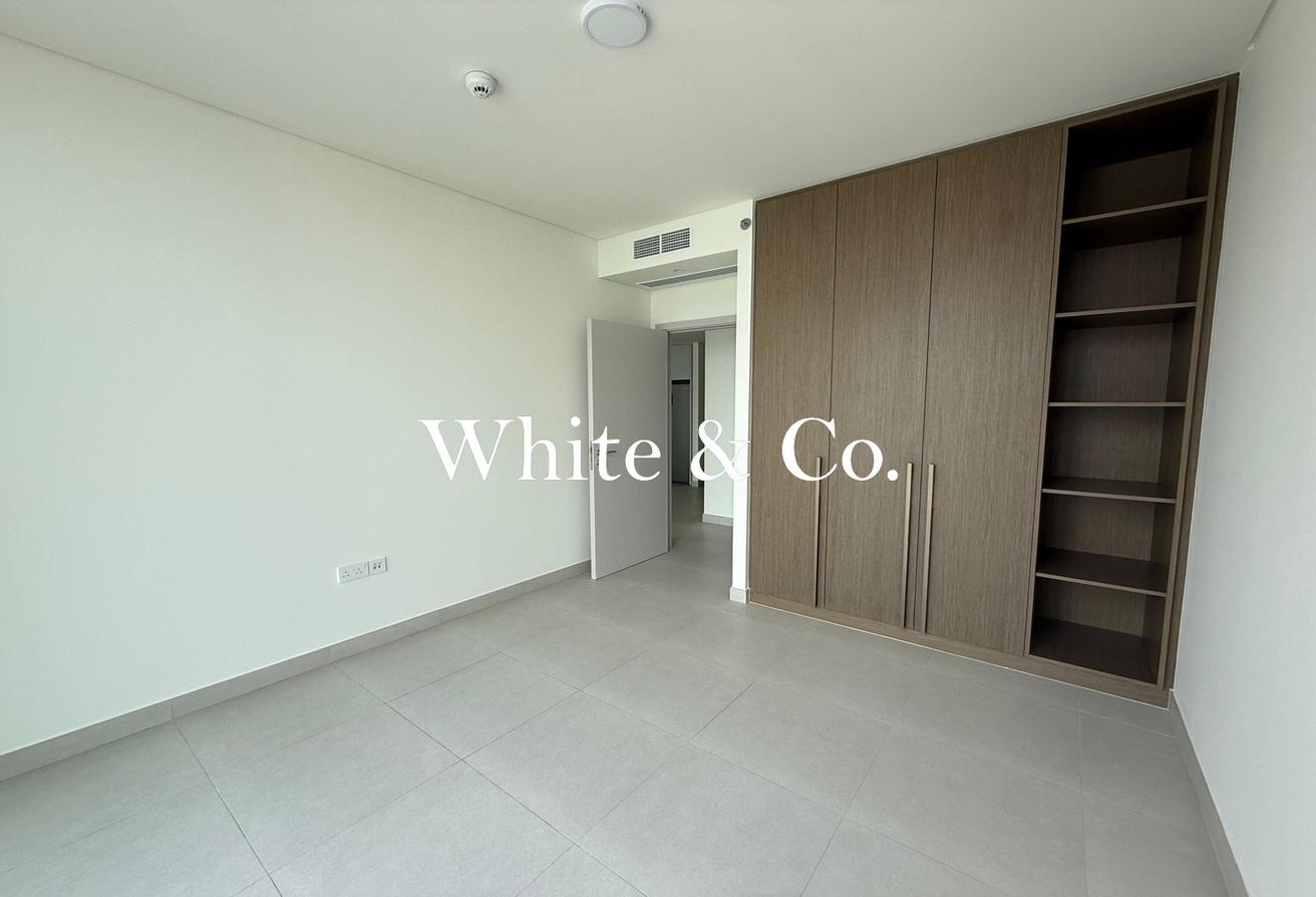 High Floor | Unfurnished | Marina View photo 8