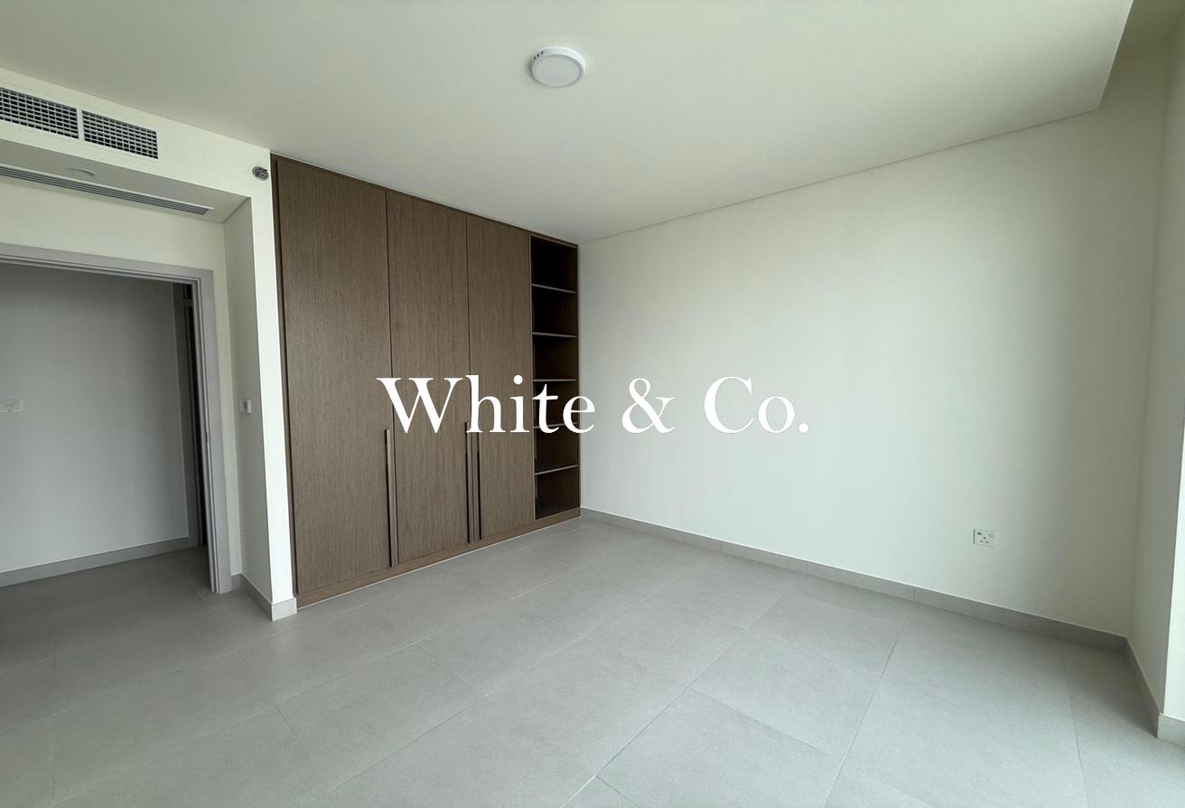 High Floor | Unfurnished | Marina View photo 9