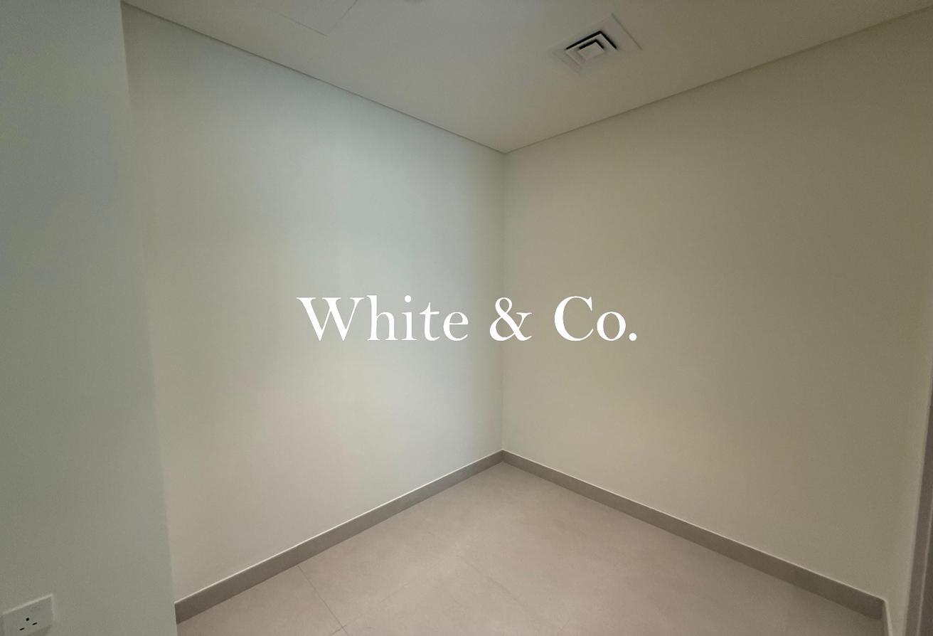 High Floor | Unfurnished | Marina View photo 13
