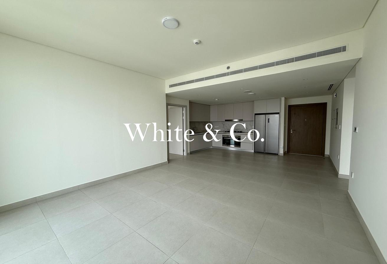 High Floor | Unfurnished | Marina View photo 4
