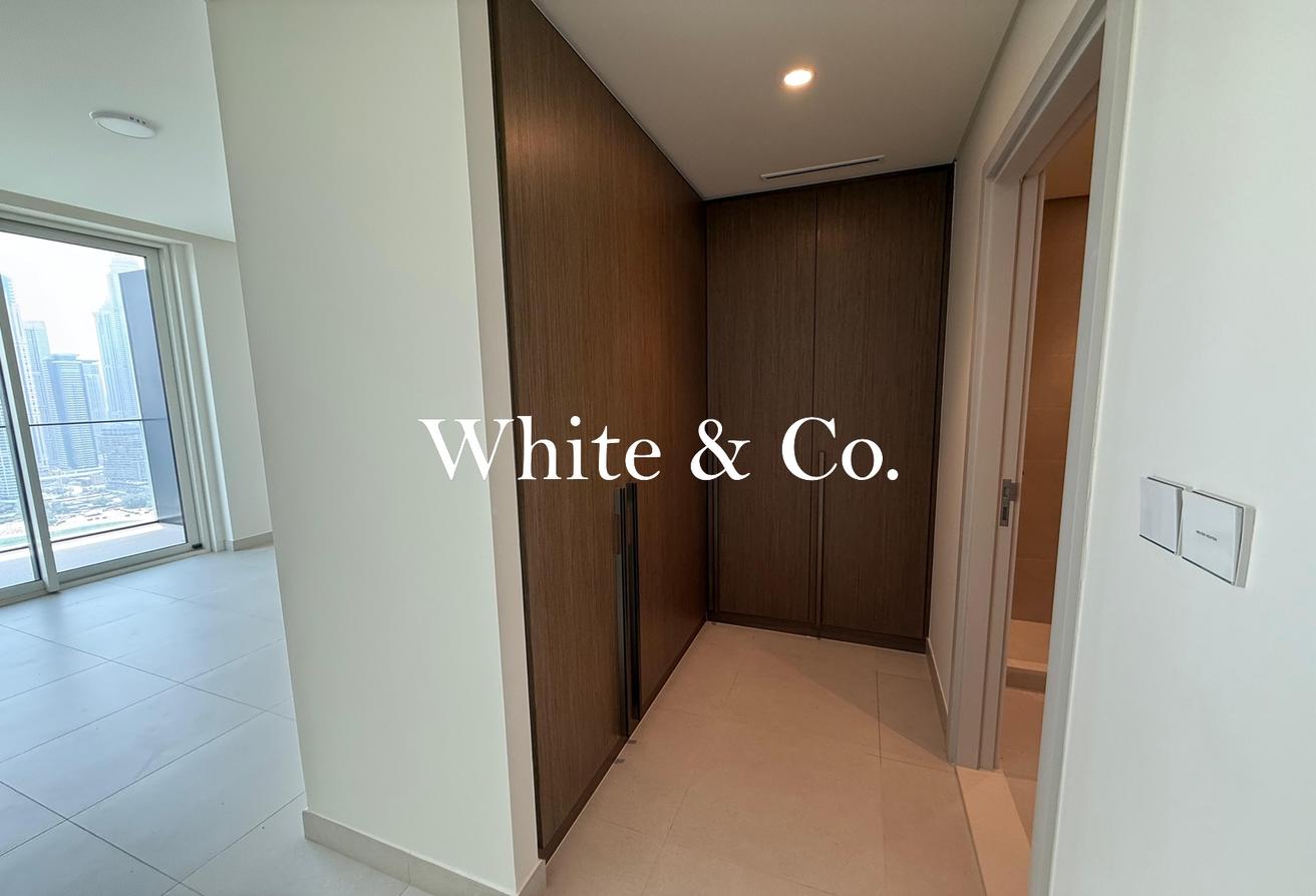 High Floor | Unfurnished | Marina View photo 7