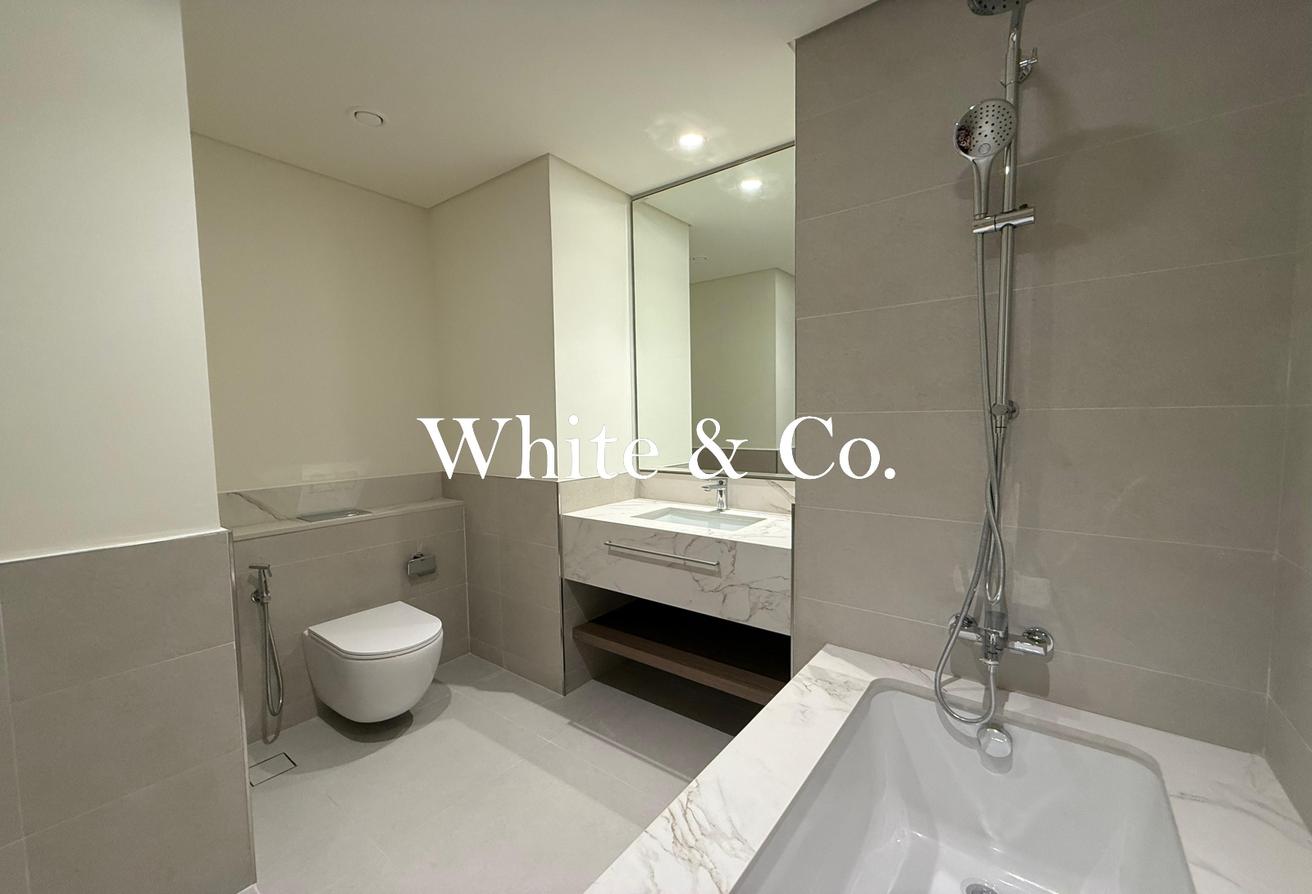 High Floor | Unfurnished | Marina View photo 12