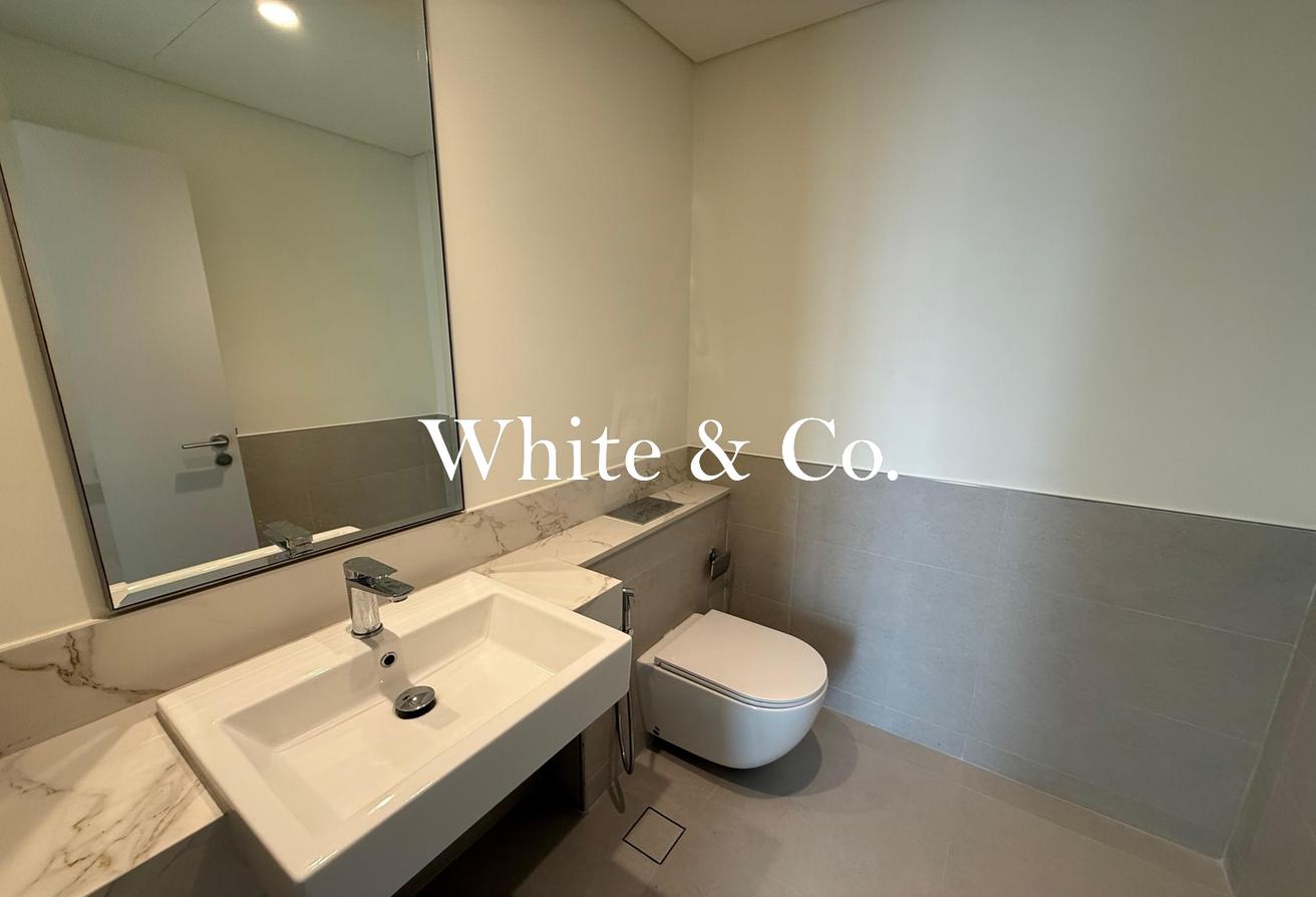 High Floor | Unfurnished | Marina View photo 10