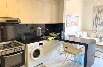 شقة - غرفة نوم - 2 حمامات للايجار في بن غاطي روز - منطقة 15 - قرية جميرا الدائرية - دبي