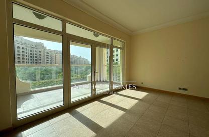 Apartment - 2 Bedrooms - 3 Bathrooms for rent in Al Sarrood - Shoreline Apartments - Palm Jumeirah - Dubai