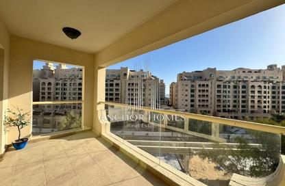 Apartment - 2 Bedrooms - 3 Bathrooms for rent in Al Sarrood - Shoreline Apartments - Palm Jumeirah - Dubai