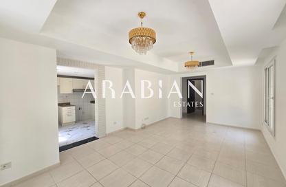 Villa - 2 Bedrooms - 3 Bathrooms for rent in Springs 3 - The Springs - Dubai