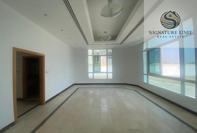 77800814 - Property Image 2