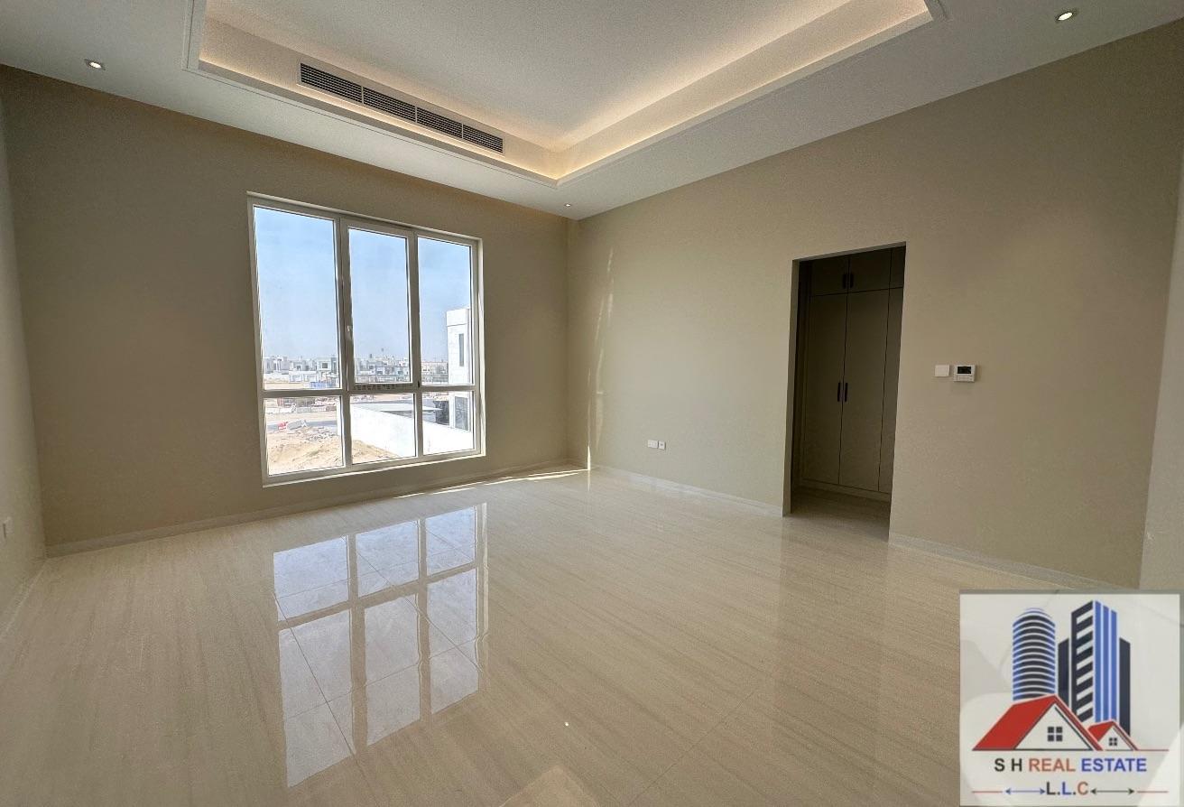 5 BR Villa with Private Garden in Dubai photo 16