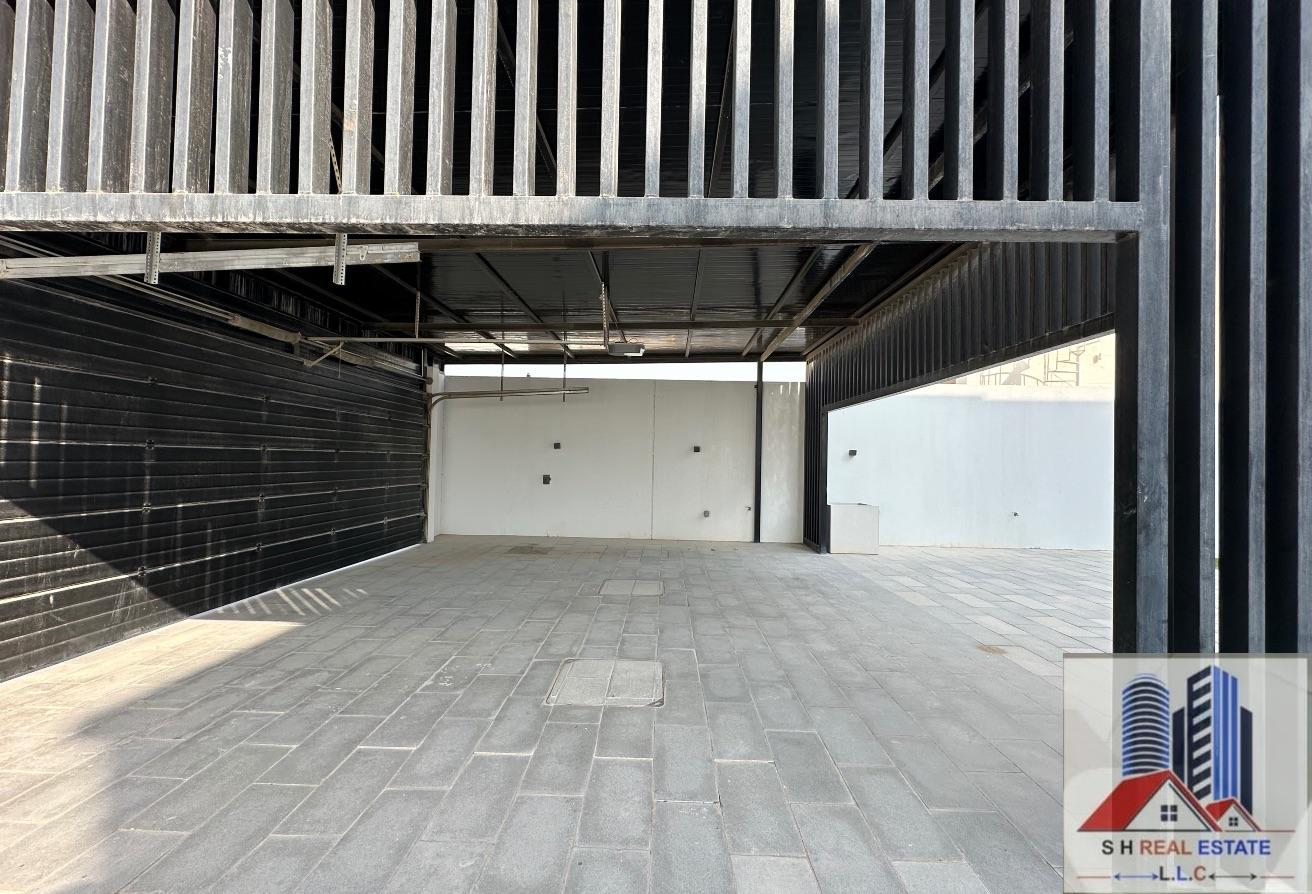 5 BR Villa with Private Garden in Dubai photo 11