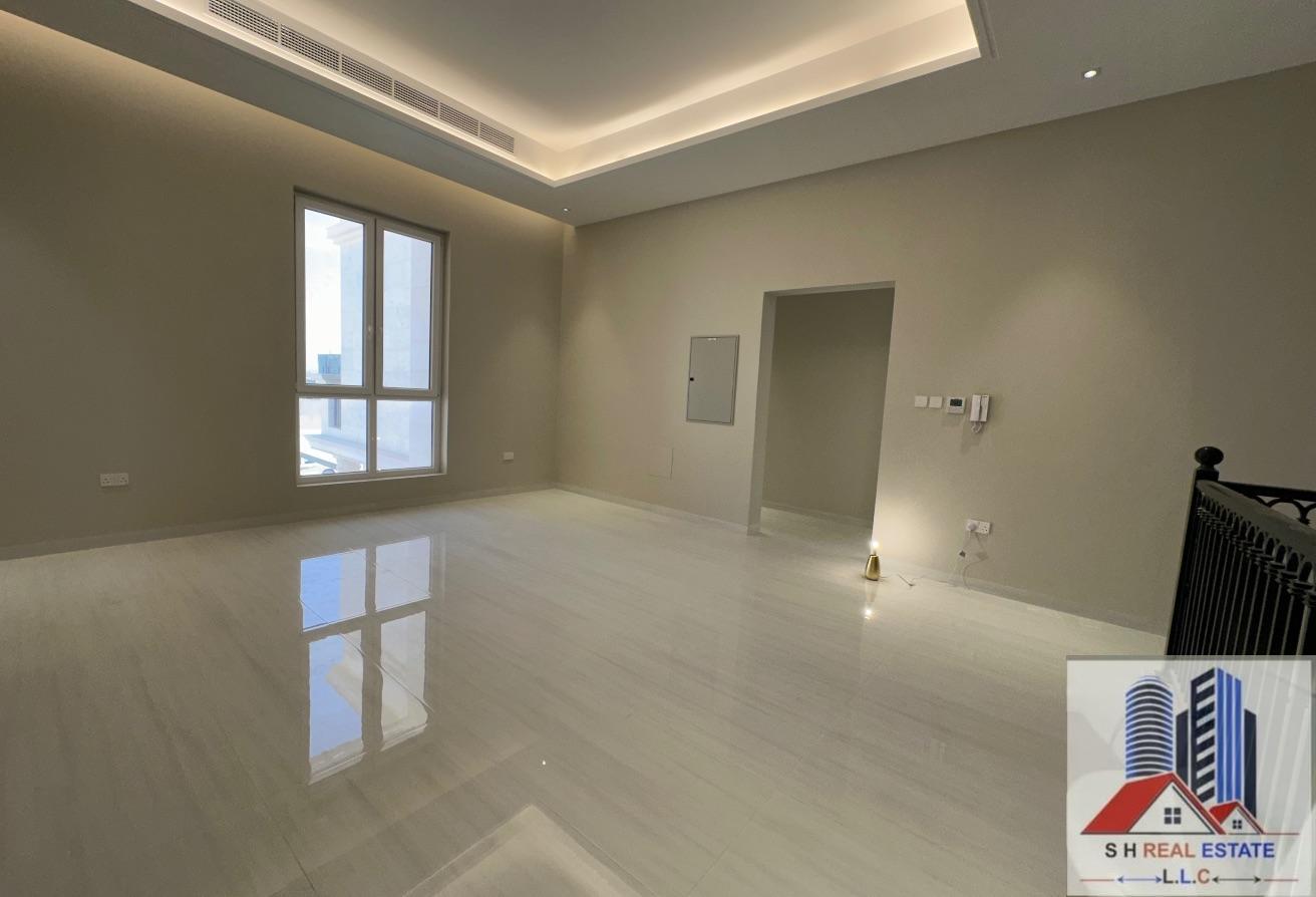 5 BR Villa with Private Garden in Dubai photo 15