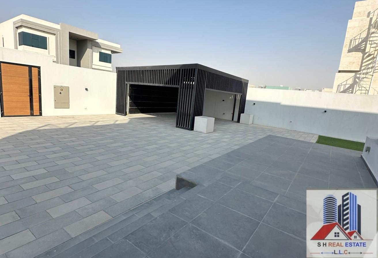 5 BR Villa with Private Garden in Dubai photo 10