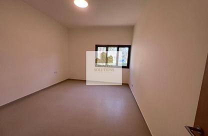 Apartment - 2 Bedrooms - 2 Bathrooms for rent in The Gardens Building 86 - The Gardens Buildings - The Gardens - Dubai