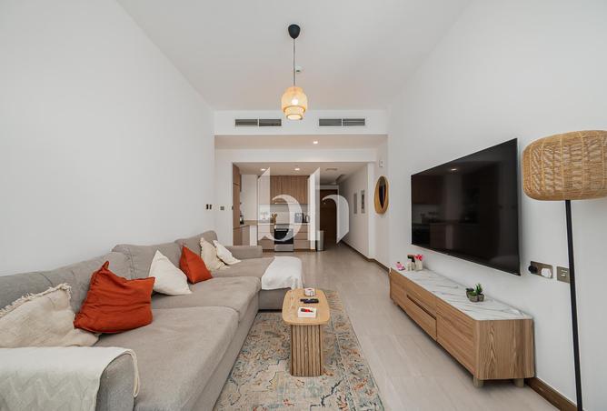 UNFurnished | Rare Unit | Vacant Soon | View Today photo 3