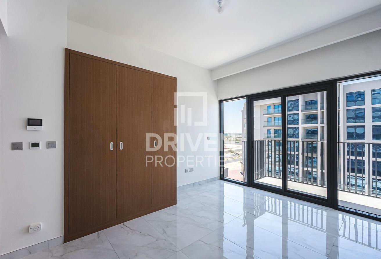 Well Planned Layout | Pool and Gym Access | Vacant photo 2