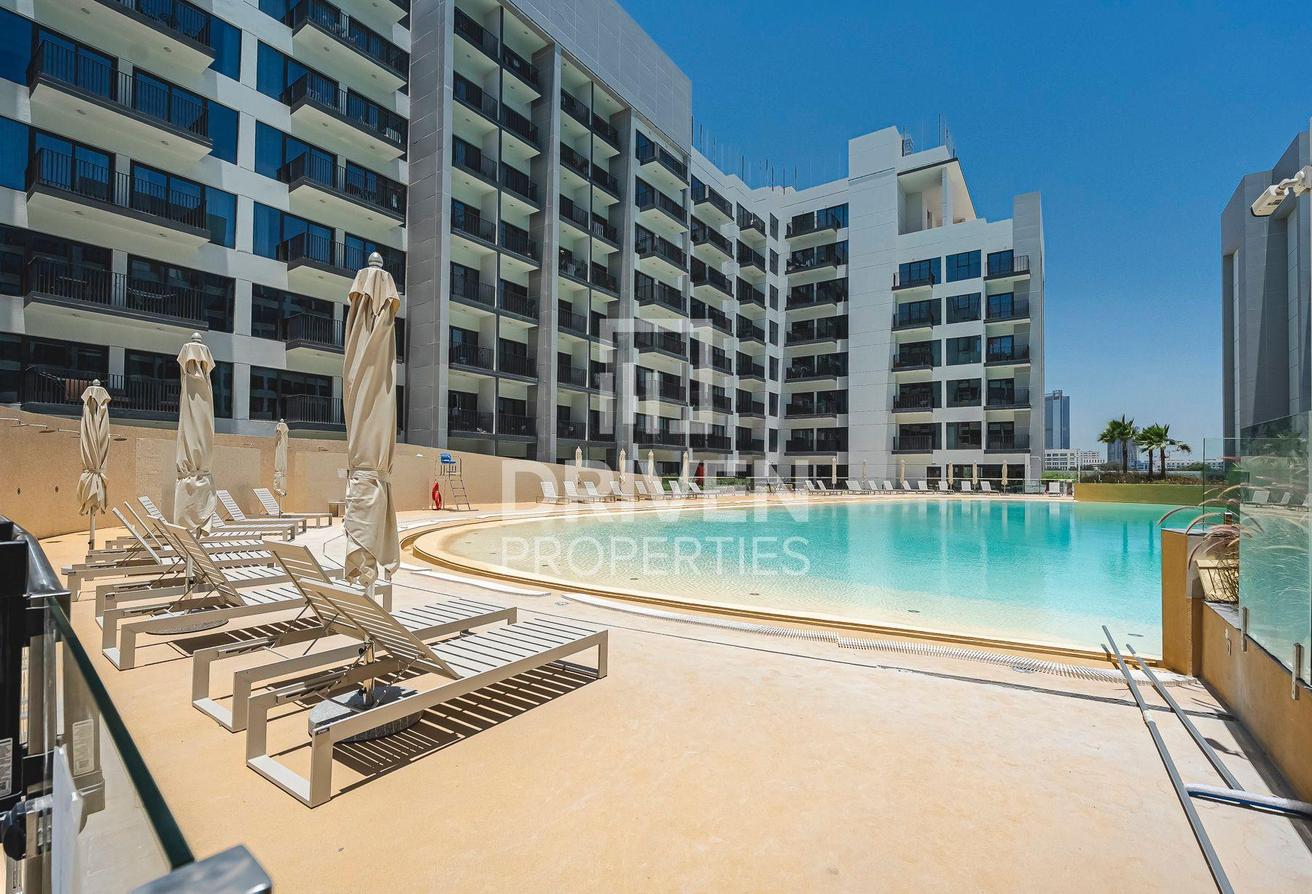 Well Planned Layout | Pool and Gym Access | Vacant photo 5