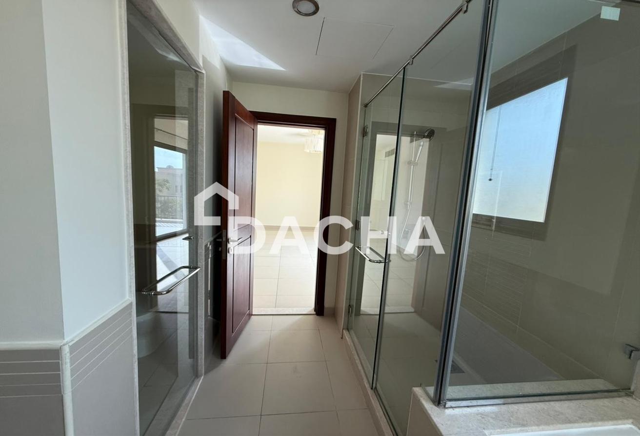 Huge Plot | Close to Amenities | Vacant photo 10