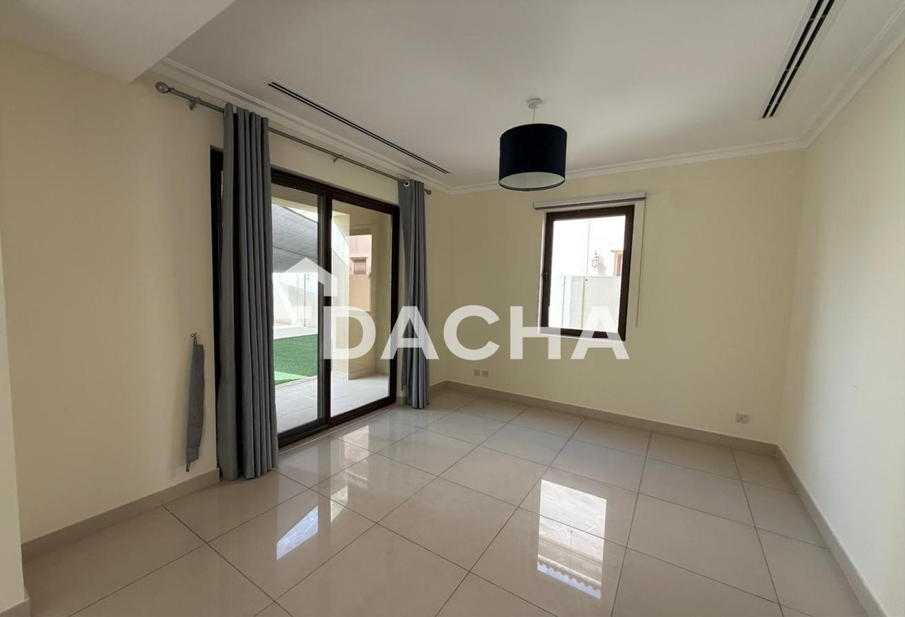 Huge Plot | Close to Amenities | Vacant photo 25