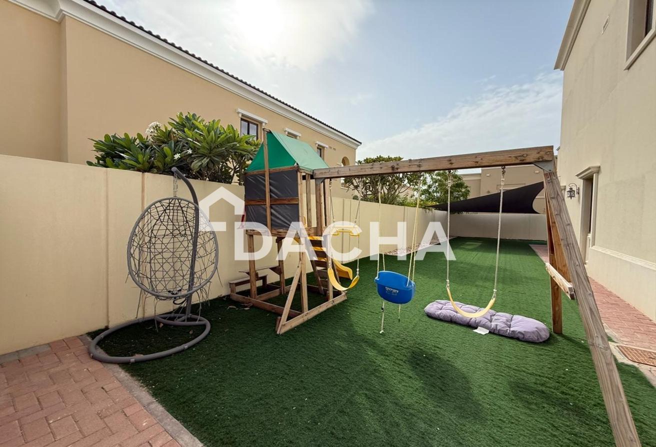 Huge Plot | Close to Amenities | Vacant photo 27