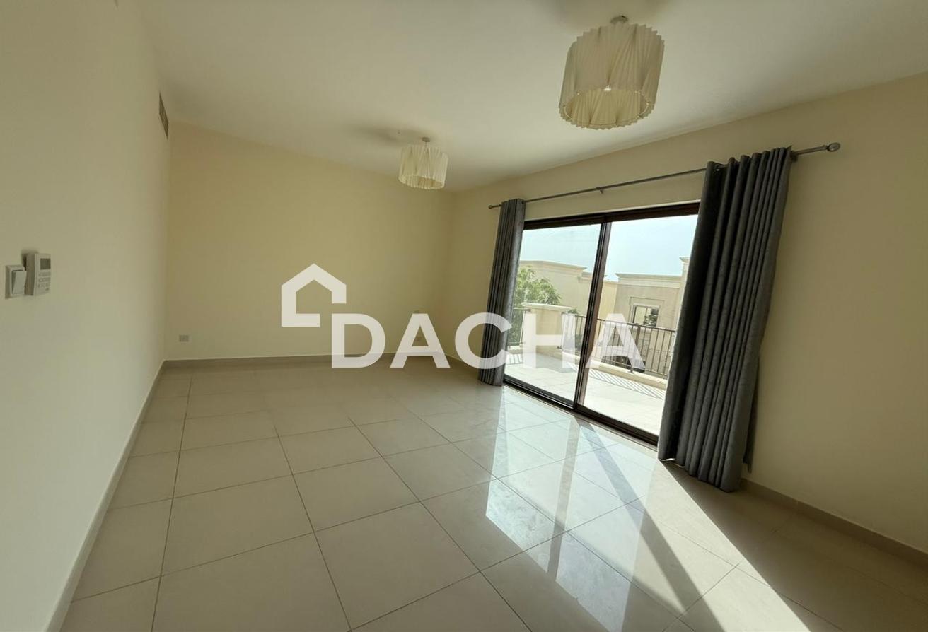 Huge Plot | Close to Amenities | Vacant photo 7