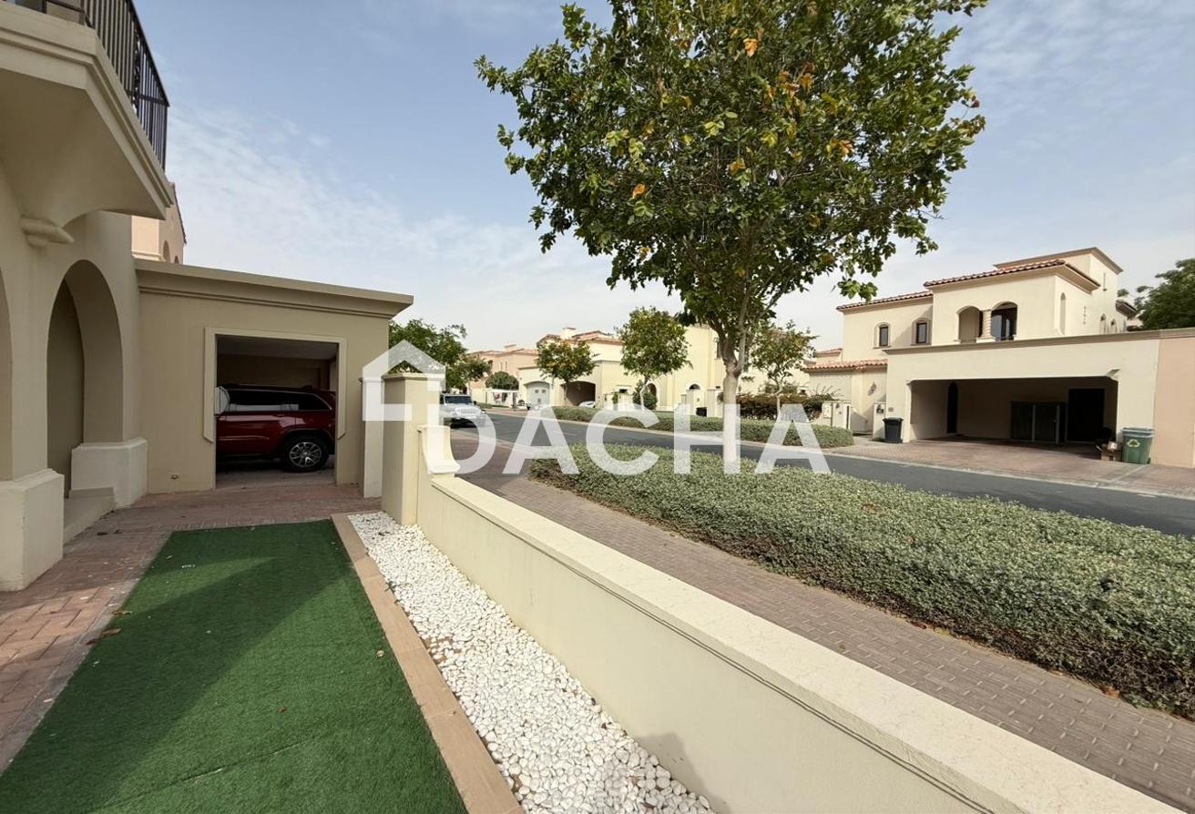 Huge Plot | Close to Amenities | Vacant photo 29