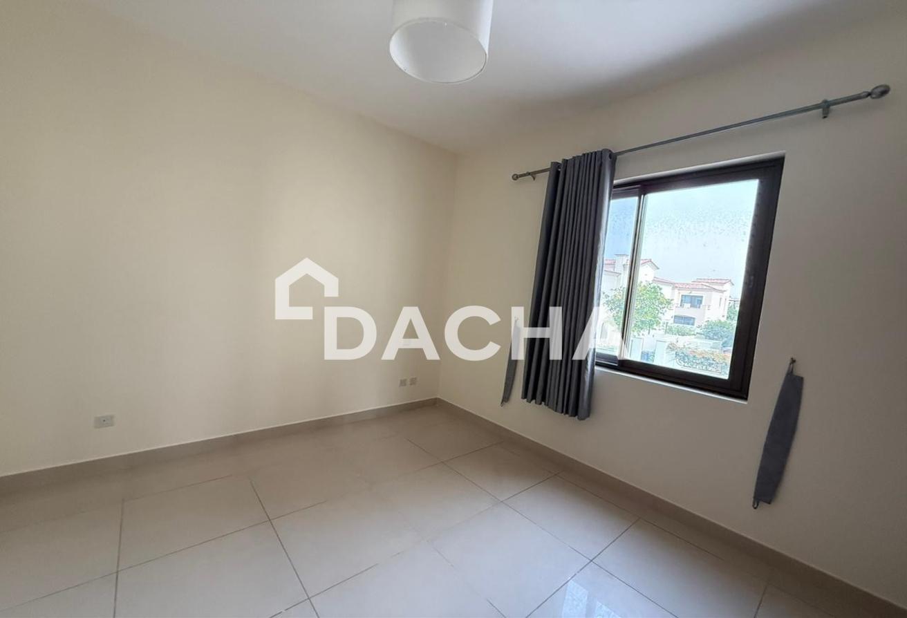 Huge Plot | Close to Amenities | Vacant photo 12