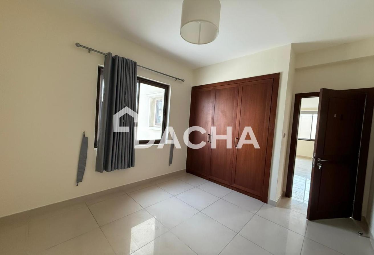 Huge Plot | Close to Amenities | Vacant photo 11