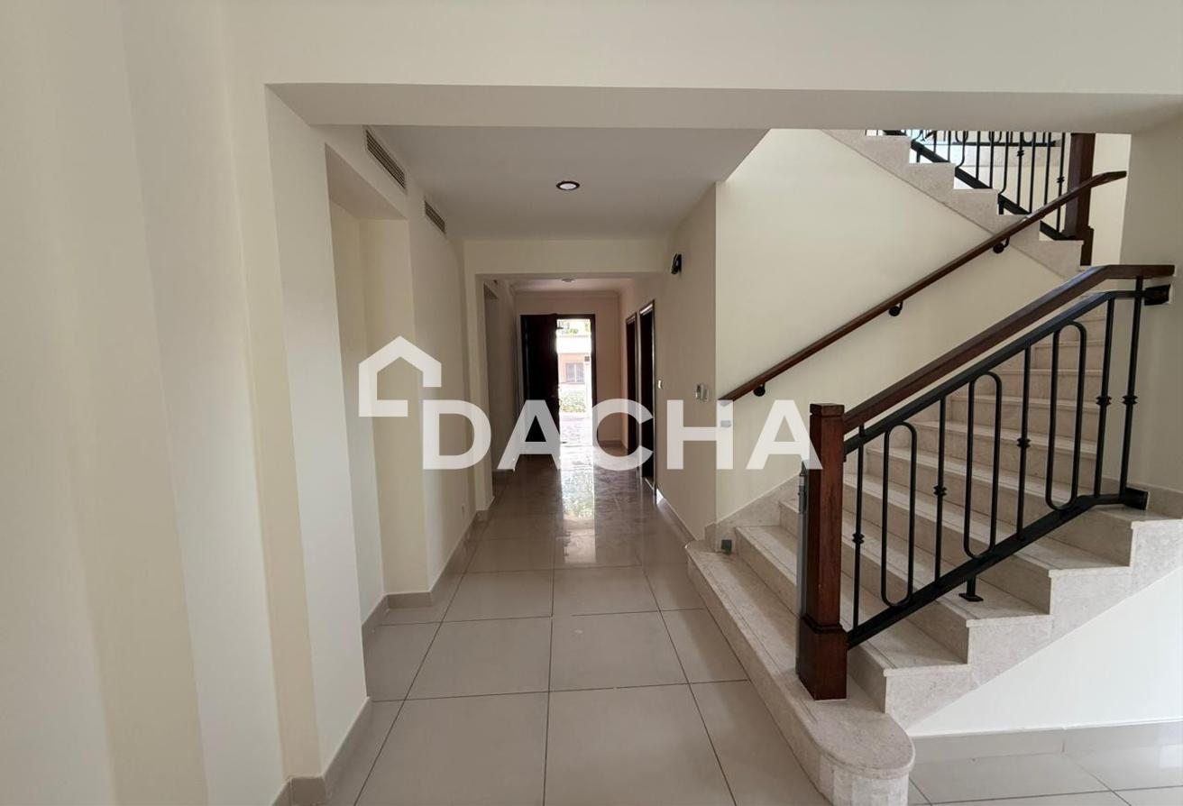Huge Plot | Close to Amenities | Vacant photo 26