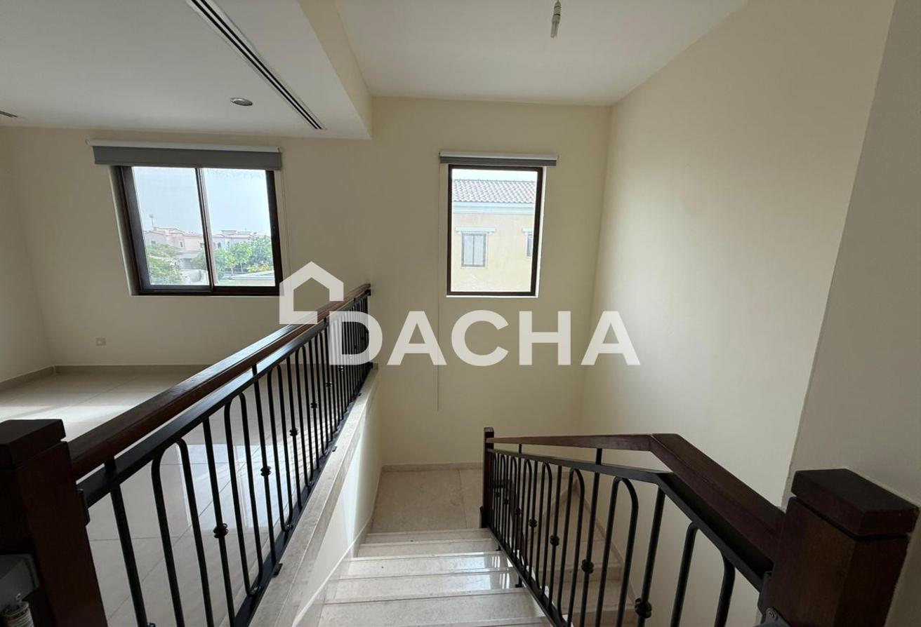 Huge Plot | Close to Amenities | Vacant photo 17