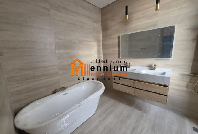 102831653 - Property Image 2
