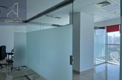 Office Space - 5 Bedrooms for rent in Business Tower - Al Majaz 2 - Al Majaz - Sharjah